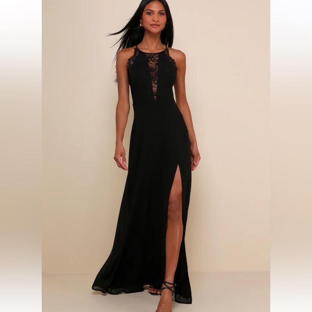 ✨NWT✨ Lulu's Black Lace Detail maxi Dress